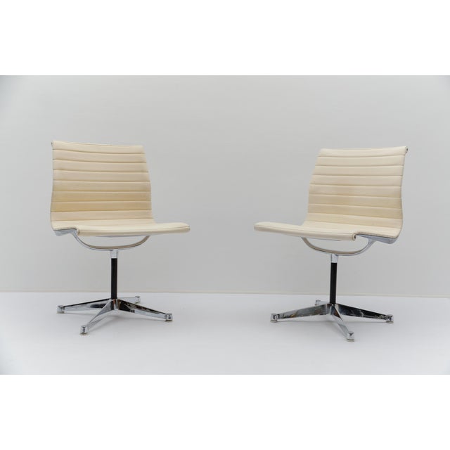Vintage EA 105 Aluminum Chairs by Charles & Ray Eames for Vitra, 1970s, Set of 2 For Sale - Image 18 of 18