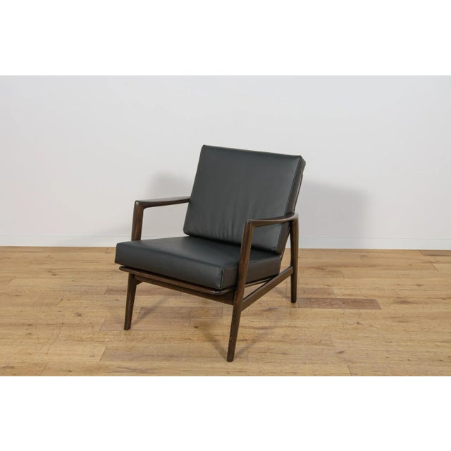 Model 300-139 Lounge Chair from Swarzędz Furniture Factory, Poland, 1960s For Sale - Image 18 of 18