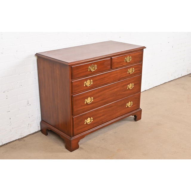 Henkel Harris Henkel Harris Georgian Solid Cherry Wood Five-Drawer Dresser or Chest of Drawers For Sale - Image 4 of 12