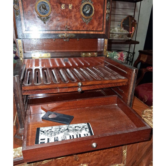 Cigar Case in Burl Wood and Decorative Bronze, in Good conditions. Designed before 1890