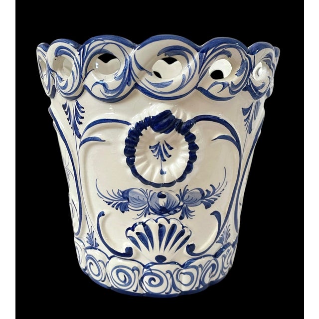 VTG Portugal (?) Hand Painted Blue White Scalloped Ceramic Planter Cachepot For Sale - Image 4 of 6