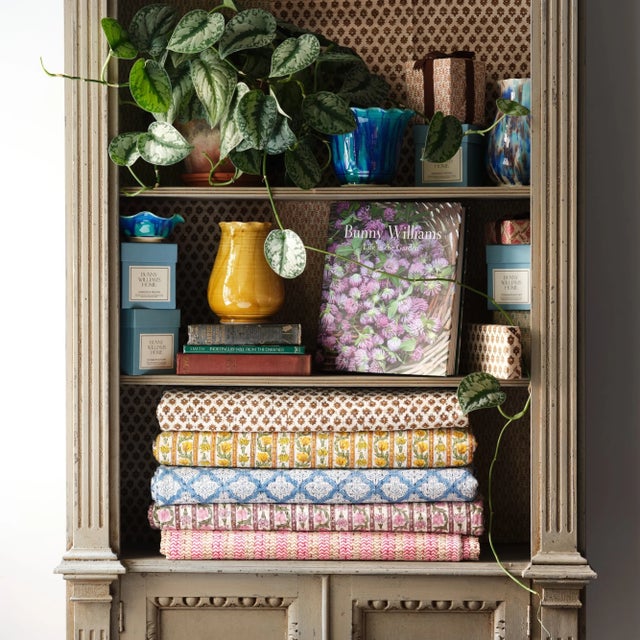 Textile Bunny Williams Home Kanya Queen Coverlet (88x92) For Sale - Image 7 of 7