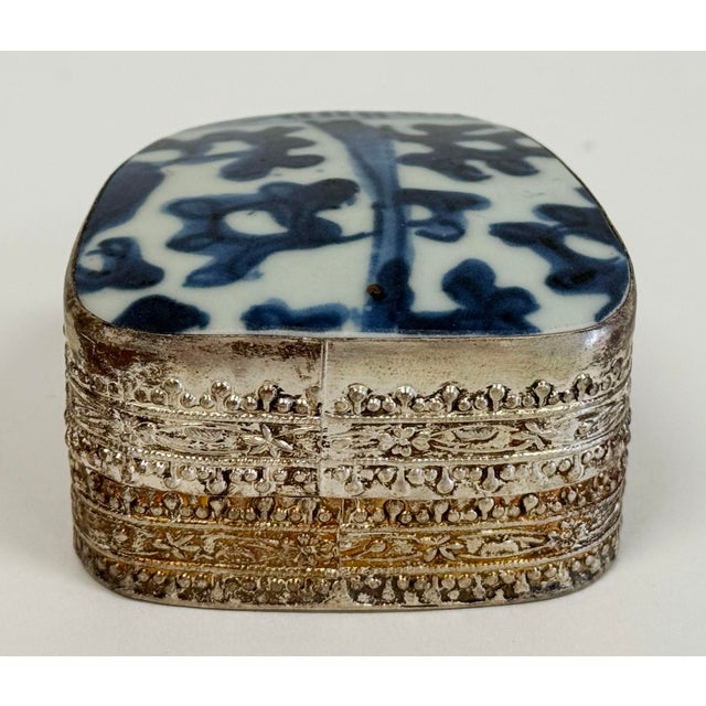 Chinoiserie Vintage Chinese Porcelain Shard Box For Sale - Image 3 of 8