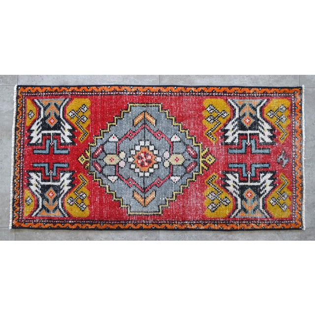 1970s Vintage Hand Knotted Small Turkish Rug, Entryway Decor, Bath Mat, Kitchen Bedside Rug 20x40 Inches For Sale - Image 9 of 10