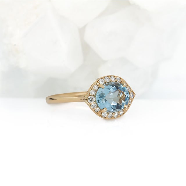 1.5cts Aquamarine Ring With Natural Diamonds Accents: Solid 14k Gold, 9x7mm For Sale - Image 4 of 10