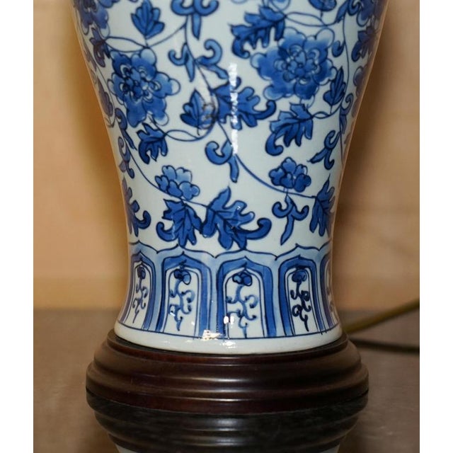 Large Chinese Porcelain Table Lamp For Sale - Image 6 of 14
