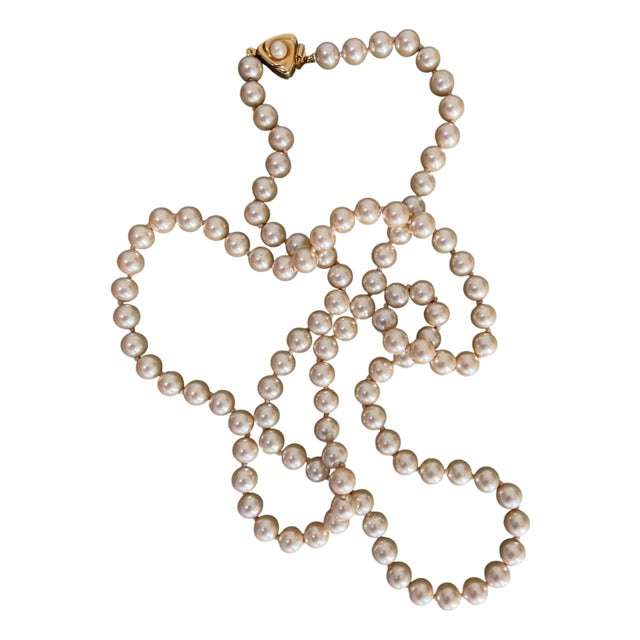 Vintage Pearl Necklace With Gold Tone Clasp For Sale