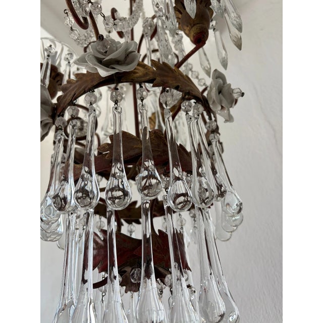 1930s Italian Tiered Tole White Roses Murano Drops Chandelier For Sale - Image 10 of 13