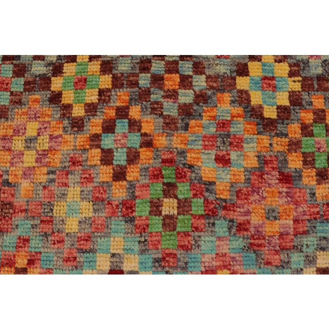 1990s Shabby Chic Balochi Gray/Red Wool Rug - 4'10''x6'9'' For Sale - Image 5 of 10
