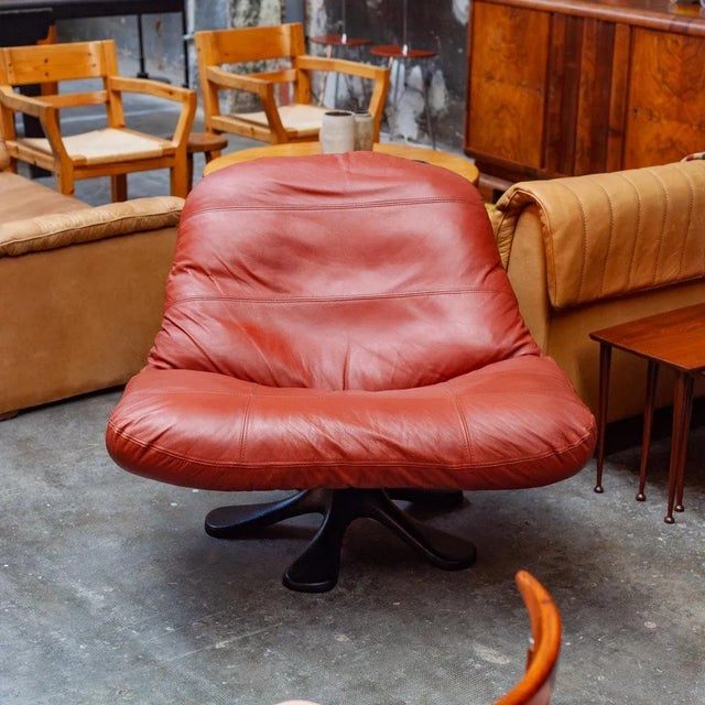 Brutalist Leather & Fiberglass Lounge Chair, 1970s For Sale - Image 3 of 10