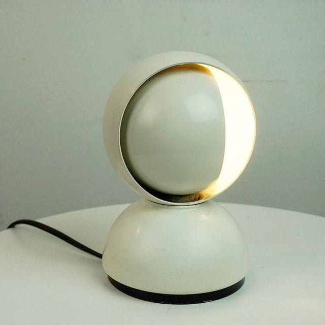 White Eclisse Table Lamp attributed to Vico Magistretti for Artemide, Italy, 1960s For Sale - Image 11 of 15