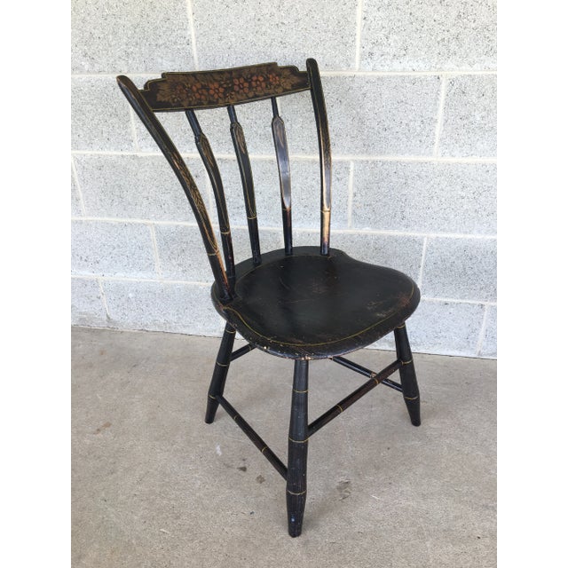 Antique Primitive Early 1800's Arrow Back Paint Decorated Side Chairs - Set of 4 For Sale - Image 4 of 10