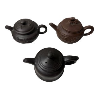 Vintage Chinese YiXing Small Teapots Dragon Motif Brown/Dark 20th C. - Set of 3 For Sale