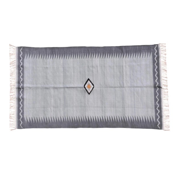 Primrose Rug, 6x9, Light Gray & Dark Gray For Sale