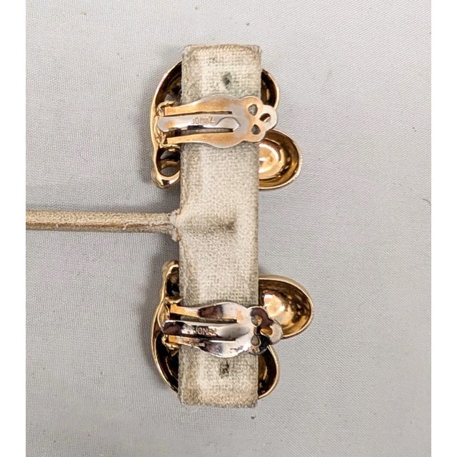 Vintage 1960s Signed Jomaz Goldtone Faux-Topaz Clip Earrings-2 Pieces For Sale In Philadelphia - Image 6 of 9