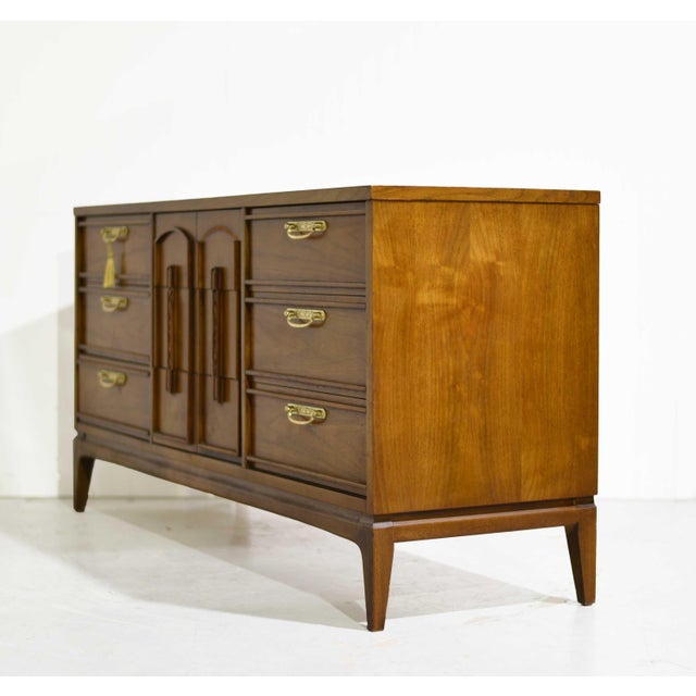 Mid 20th Century 1960s Mid Century Modern Walnut Dresser by United Furniture For Sale - Image 5 of 15