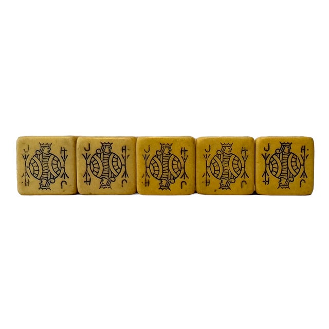Vintage 1950s Old Parr De Luxe Bakelite Poker Dice Set in Fitted Case For Sale In Seattle - Image 6 of 12