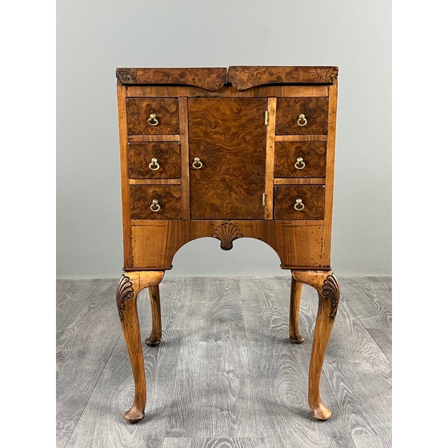 20th Century Queen Anne Desk in Walnut Burl Veneer For Sale - Image 3 of 13