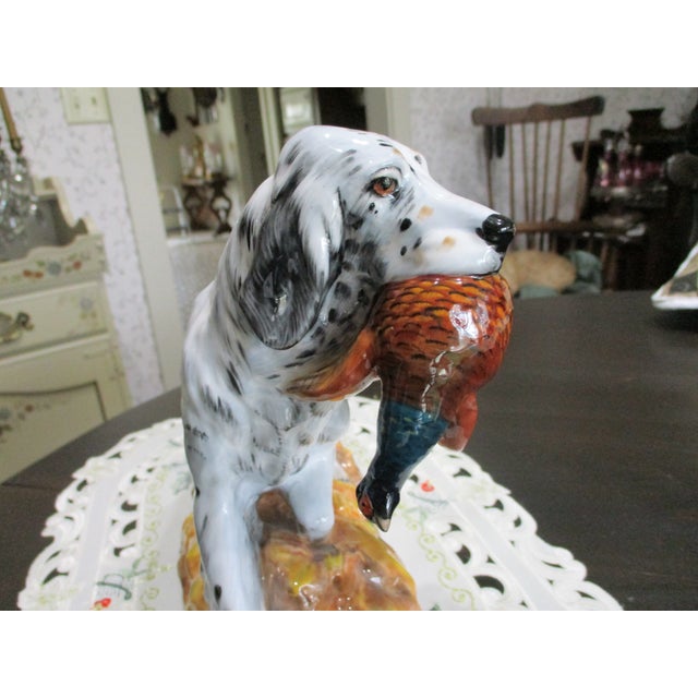 English 1970s Large Royal Doulton Hy 2522 Hunting Dog English Setter W/ Pheasant Vintage Signed Intial Hy For Sale - Image 3 of 10