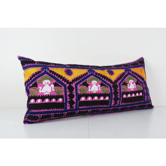 Uzbek Suzani Pillow Cover Elevate your home decor with our Turkish Suzani Pillow Cover, featuring exquisite vintage Uzbek...
