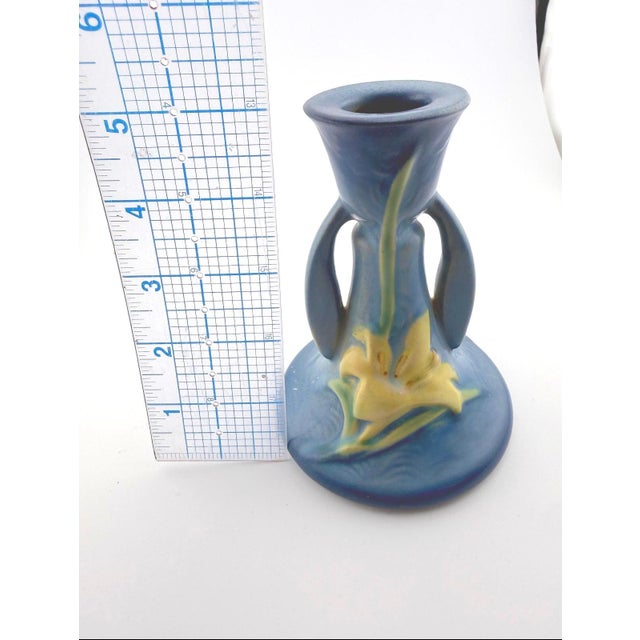 Blue Pair of 1940s Roseville Zephyr Lily Bermuda Blue Candlestick Holders For Sale - Image 8 of 10