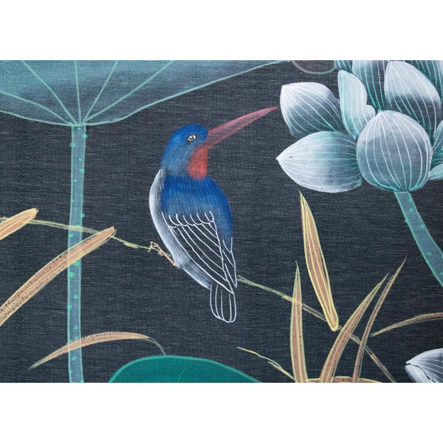 1970s Chinoiserie Painted Silk Screen "Hummingbirds and Lotus" For Sale - Image 13 of 18