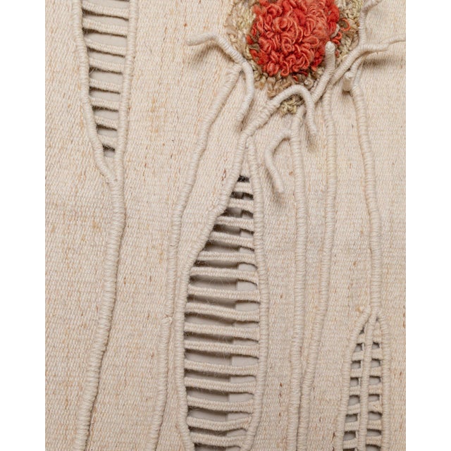 Discover the tapestry "Buds" by artist Liselotte Hofmeister. This wool-knotted rug is a masterpiece of German...