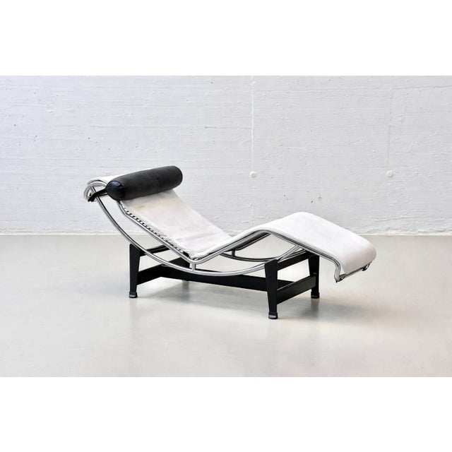 Cassina LC4 Chaise Longue by Le Corbusier, Jeanneret, and Perriand for Cassina, Late 1970s For Sale - Image 4 of 18