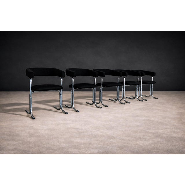 1960s Set of Five Armchairs in Chrome and Black Fabric, Pozza Moveis, 1960s - Lot 165A For Sale - Image 5 of 17