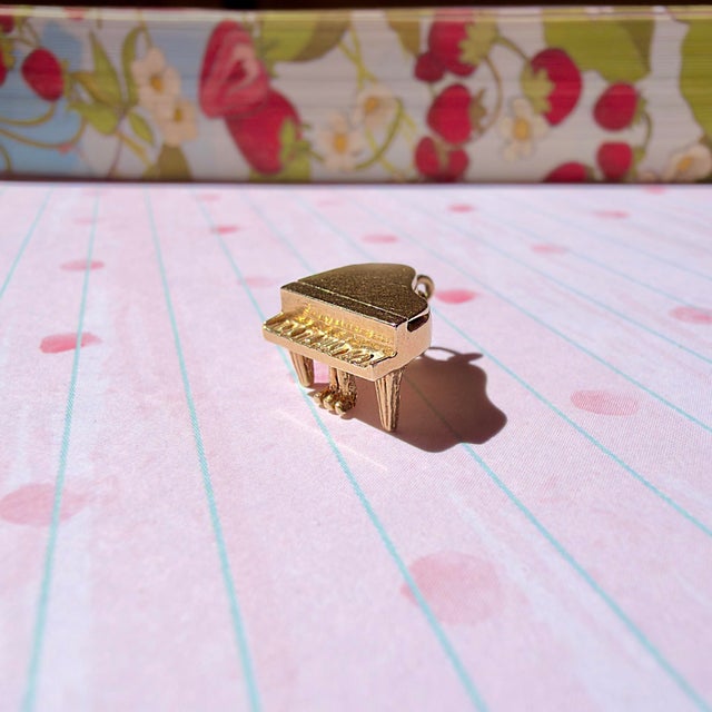 Vintage 1950s 14k Articulating Pianoforte Charm, Piano Pendant For Sale - Image 4 of 15