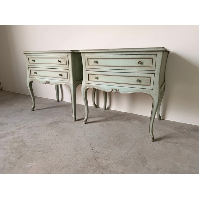 French Provincial Vintage French Provincial Louis XV Style Nightstands – A Pair For Sale - Image 3 of 18