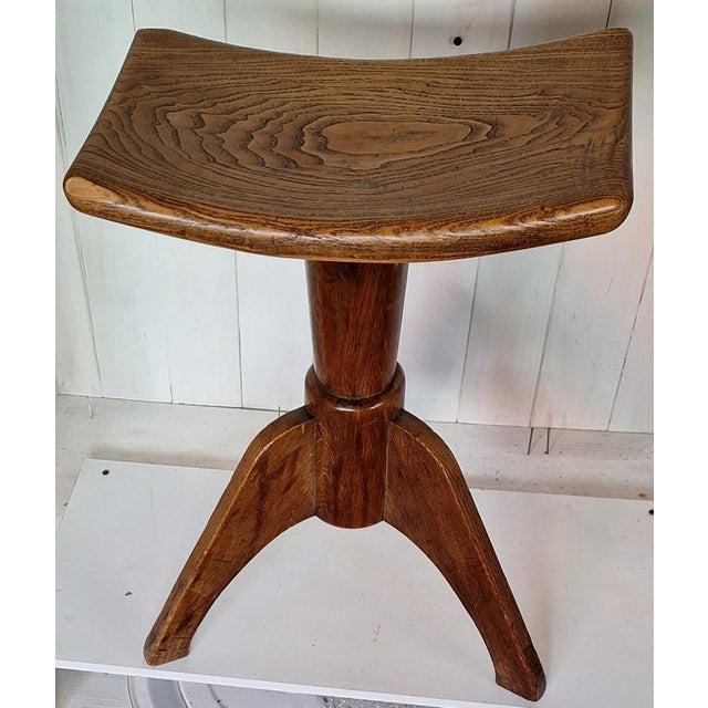 Seat height continuously adjustable from 50-56 cm