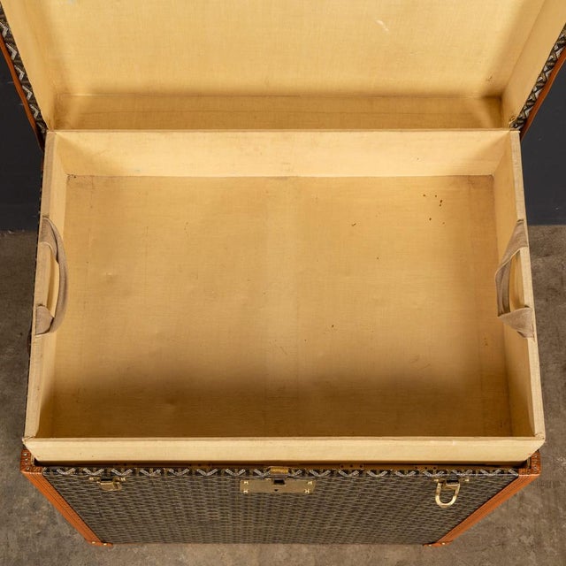 Antique French Hat Trunk in Chevron Canvas from Goyard, Paris, 1920s For Sale - Image 13 of 18