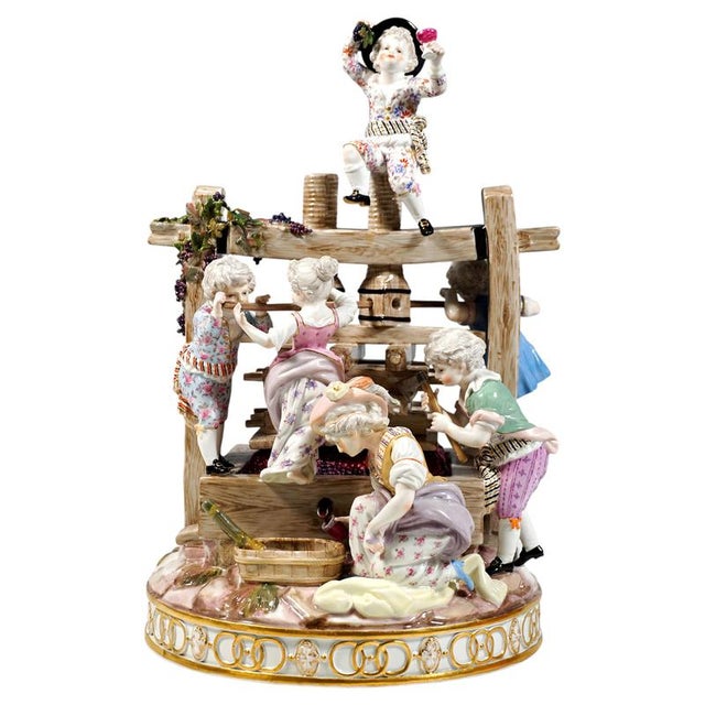 The Wine Press with 6 Winemaker Children Group by J.C. Schönheit for Meissen, 1850s For Sale - Image 9 of 9