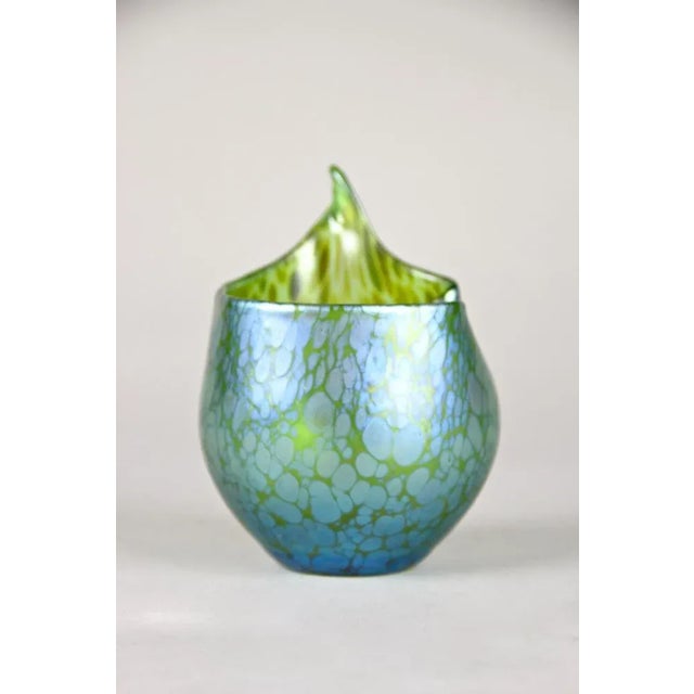 Beautiful small Loetz Witwe glass vase out of the famous workshops in Klostermuehle/ Bohemia from around 1902. The...