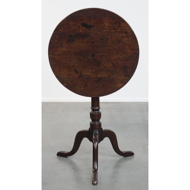 Antique English Tilt-Top Side Table with Round Top, 19th Century For Sale - Image 4 of 8