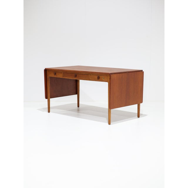 AT-305 Drop-Leaf Desk in Teak and Oak from Hans J. Wegner, Denmark, 1950s For Sale - Image 18 of 18