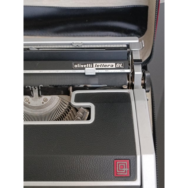 Lettera DL Typewriter by Ettore Sottsass for Olivetti, 1965 For Sale - Image 11 of 18