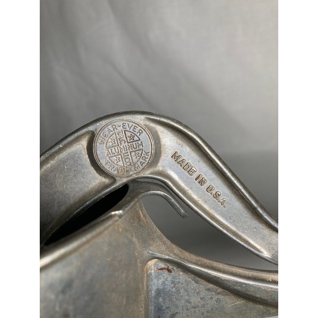 Vintage 1960s Wear Ever Cast Aluminum Hand Press Citrus Juicer With Strainer Squeezer For Sale In Atlanta - Image 6 of 13