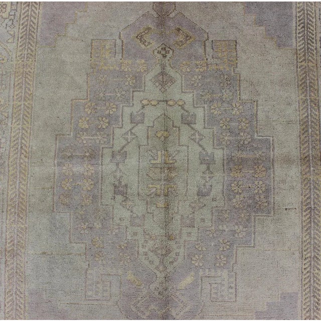 Mid 20th Century Muted Vintage Turkish Oushak Rug With Medallion Geometric Design For Sale - Image 5 of 8