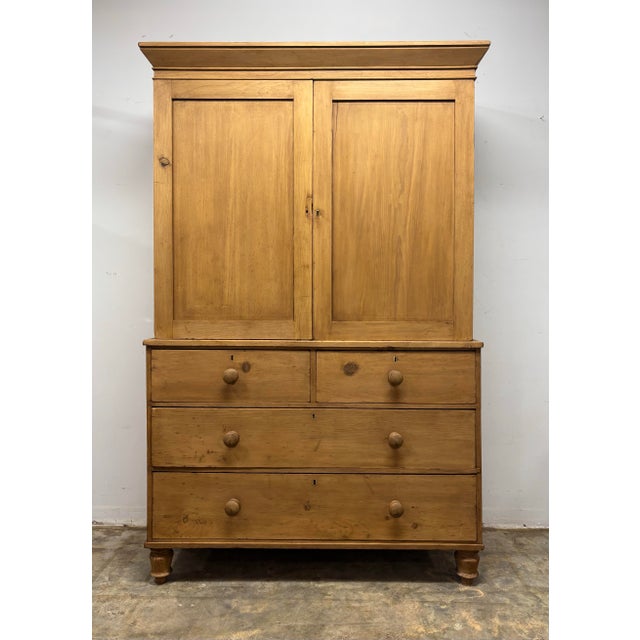 English 19th Century English Pine Linen Press For Sale - Image 3 of 10