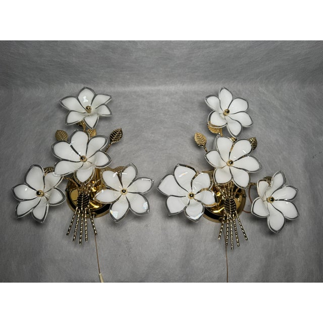 Gold Hollywood Regency Glass Floral Wall Sconces from Gealux, 1970s, Set of 2 For Sale - Image 8 of 8