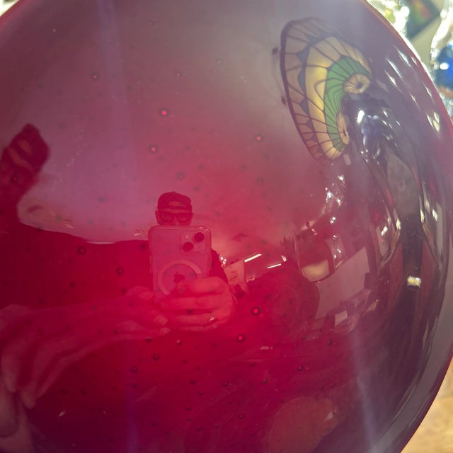 2020s Italian Red Hand Blown Convex Disk and Chrome Frame Tabletop Lamp Style of Murano For Sale - Image 5 of 11