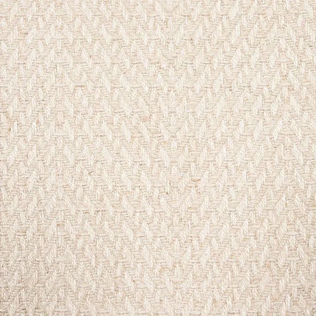 This Cotton-Viscose-Linen blend has the look of authentic raw silk. The unembellished fabric is designed to combine...