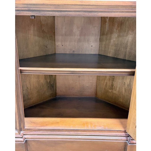 Early 21st Century Large Scale English Georgian Style Fruitwood Corner Cabinets W/ Fan or Grotto Shell Form -Pair For Sale - Image 5 of 9