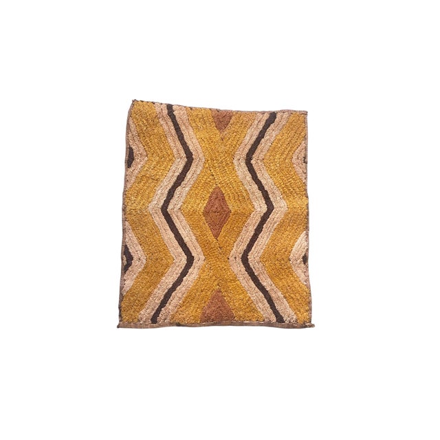 1980s African Kuba Kasai Velvet Raffia Textile Zaire 25.75 "By 20" For Sale - Image 5 of 7