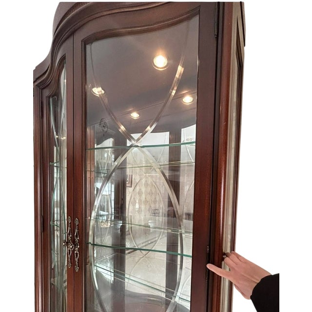 1990s Thomasville Mahogany Bogart Serpentine Curio Cabinet Hutch Shelf Breakfront For Sale - Image 14 of 18