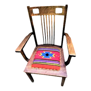 Antique in the Manner of Frank Lloyd Wright - Prairie Style Quarter Sawn Oak Arm Chair With Hand Woven Oaxaca Tapestry Seat - Early 20th Century