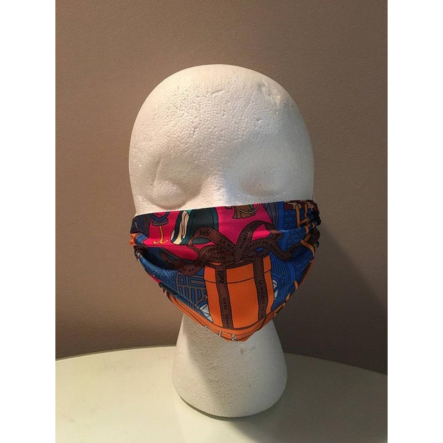 Hermès Handmade Hermes La Maison Des Carres Silk Scarf Face Mask For Sale - Image 4 of 8