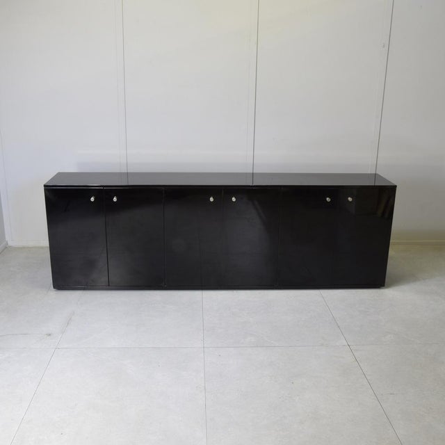 Mid-Century Modern Black Lacquered Sideboard with Six Doors by Eugenio Gerli for Tecno, Italy, 1960s For Sale - Image 3 of 13